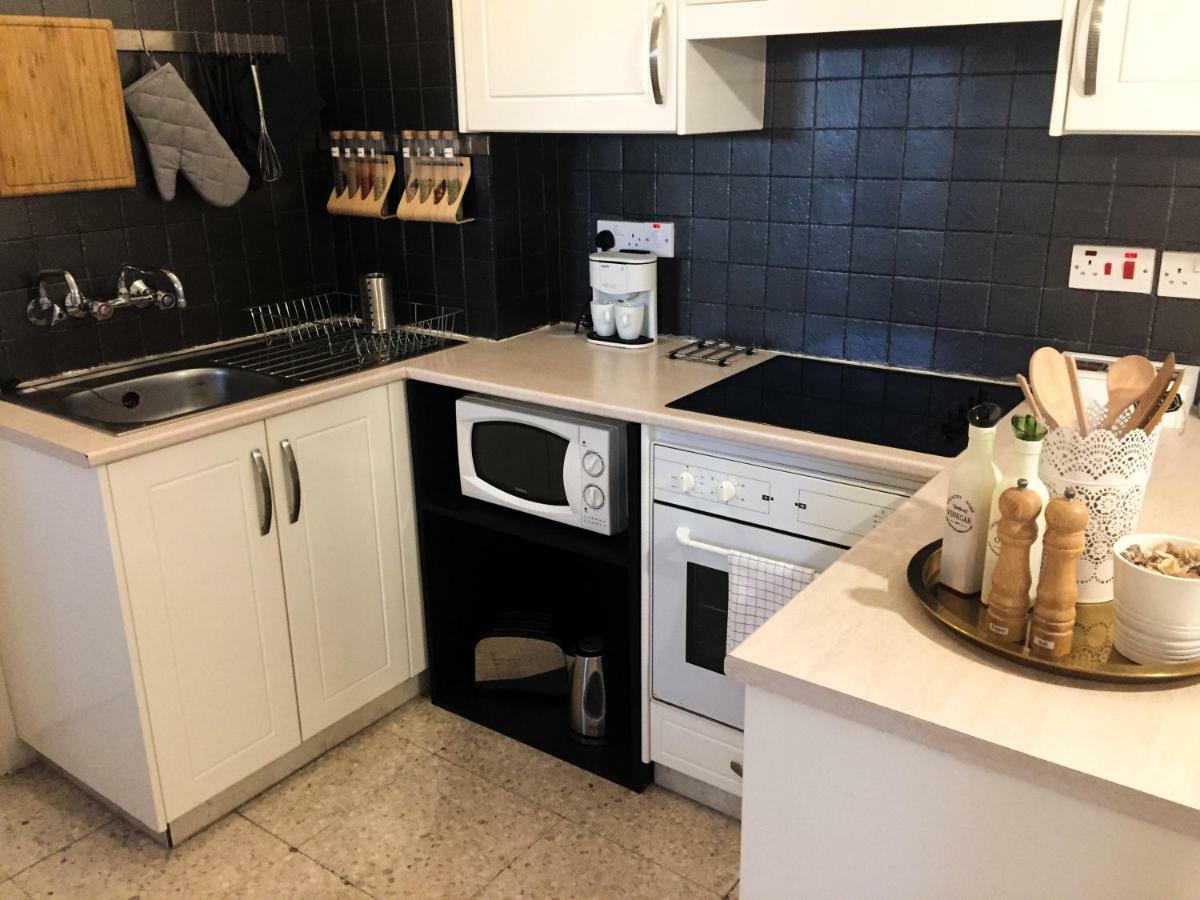 Margarita Gardens - Self Service Apartments Paphos ภายนอก รูปภาพ